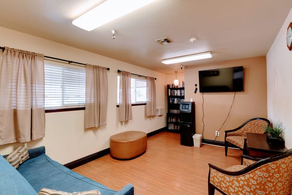 Common area with seating and entertainment options