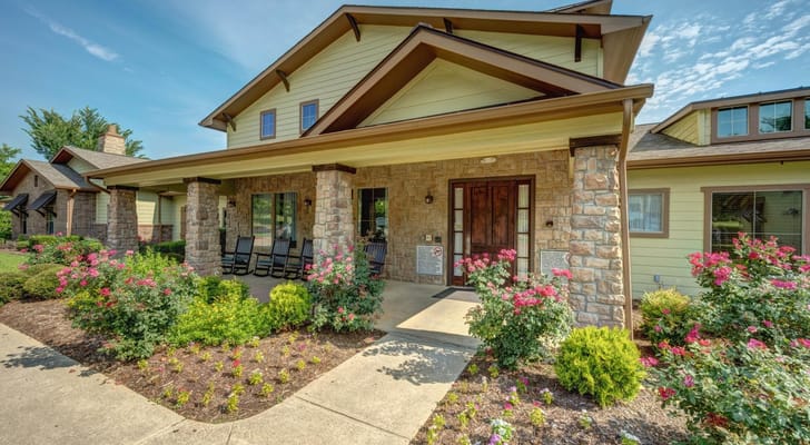 Exterior view of Hawkins Creek Assisted Living facility