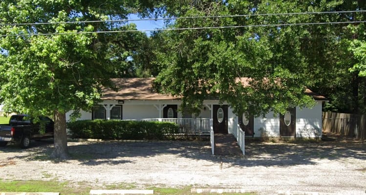 Exterior view of Acorn Manor Assisted Living facility