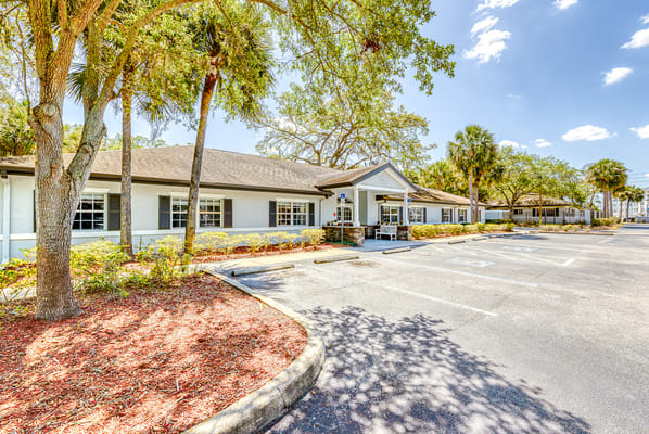 Exterior view of the Cottages at Belleair facility