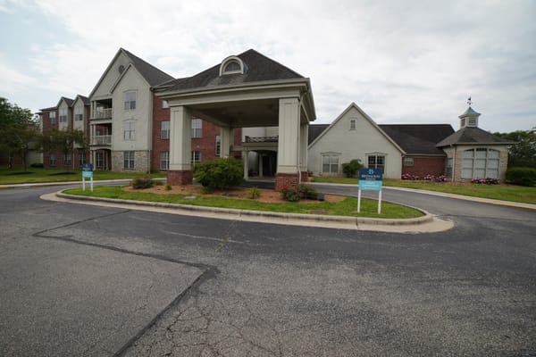 Exterior view of Bridgeway Pointe entrance