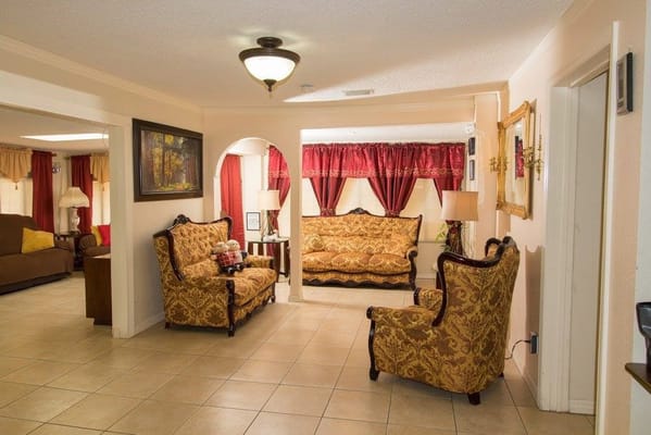 Cozy common area with vintage furniture and decor