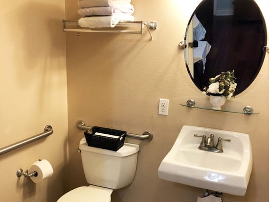 Lani’olu Hale at Hawai’i Kai Senior Care