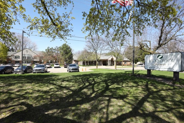 Exterior view of Oakmont Livonia Senior Community