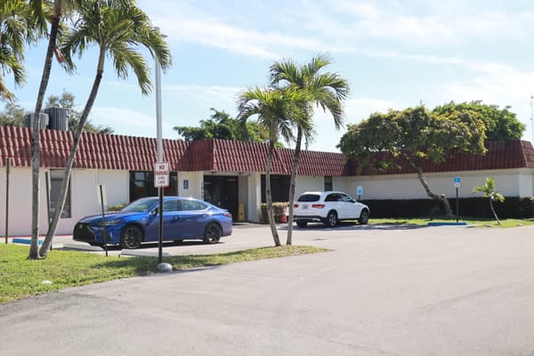 Exterior view of Coral Gables Nursing and Rehabilitation facility