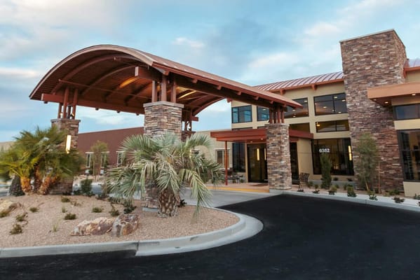 Exterior view of Canyon Vista Post-Acute entrance