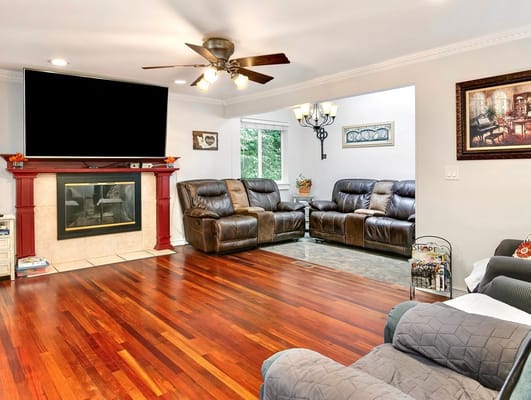 Cozy common area with comfortable seating