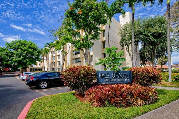 Exterior view of Hale O'Hauoli nursing home with signage