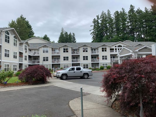 Exterior view of the Homewoods on the Willamette facility