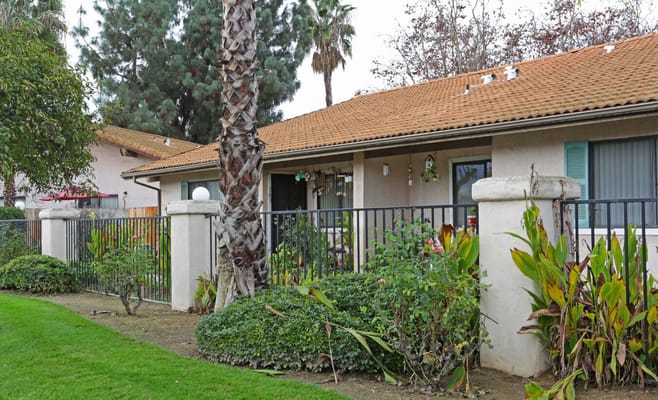 Exterior view of a residence at Las Casitas Retirement Village