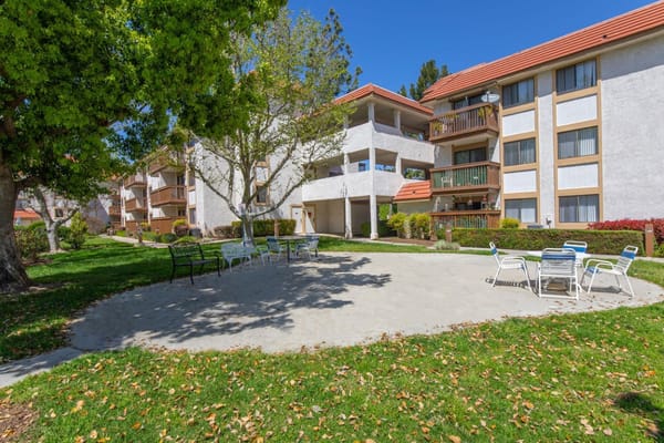 Courtyard with seating at Rudolph Hendrickson Senior Apartments