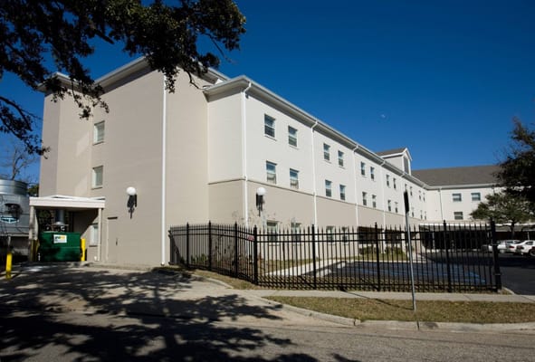 The exterior of Baptist Oaks Apartments, a senior living facility