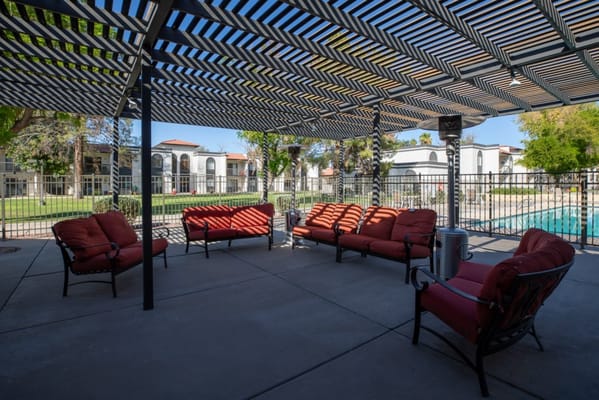 Outdoor seating area at Elmwood Senior Living
