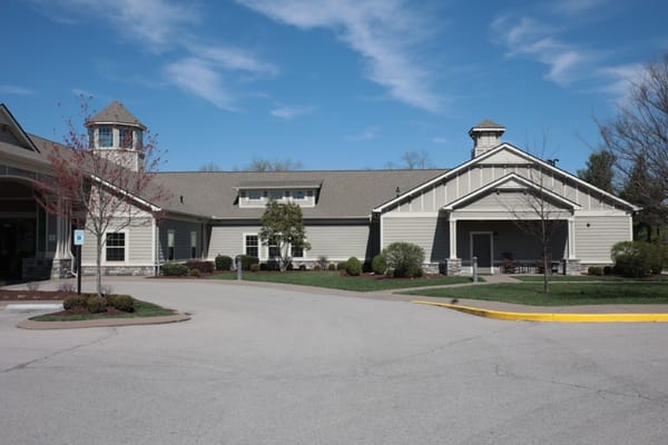 Exterior view of the Morning Pointe Senior Living building