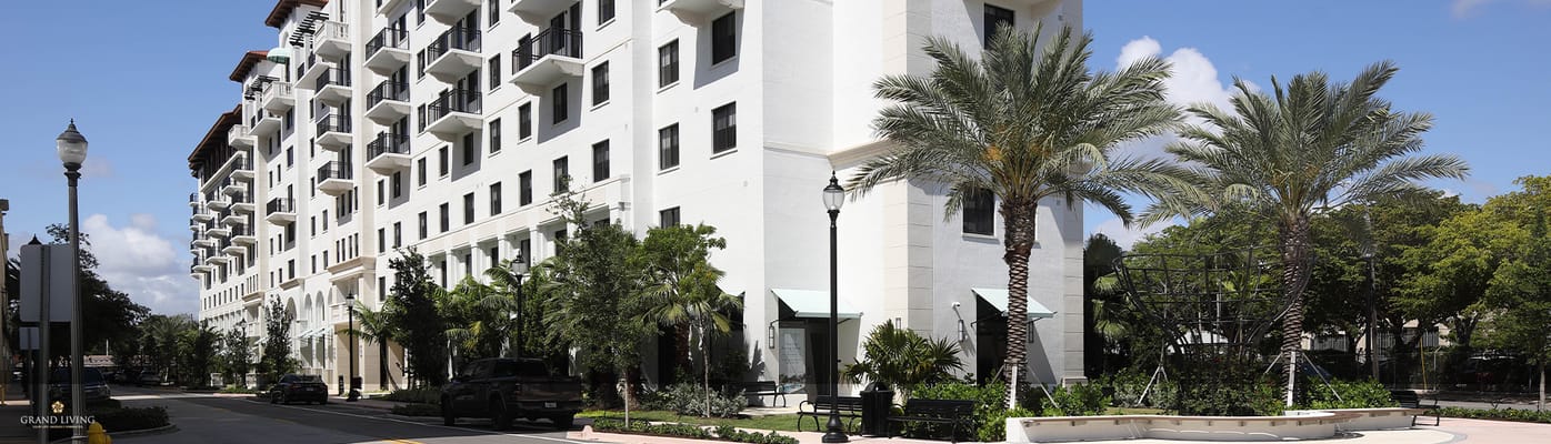 Exterior view of Grand Living at Coral Gables building
