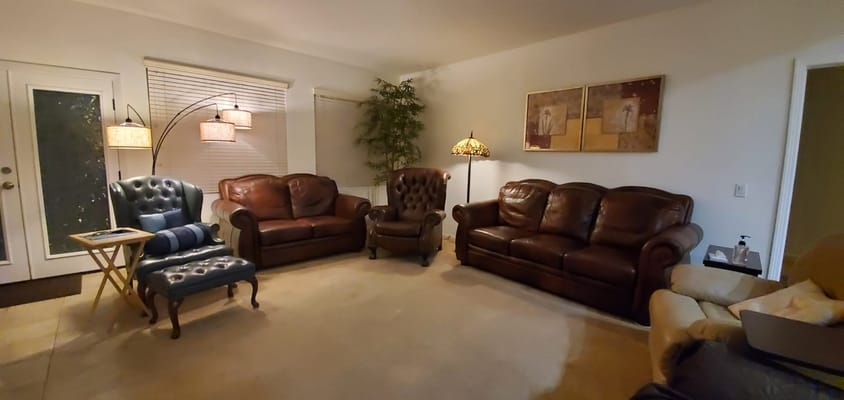 Comfortable seating arrangement in a common area