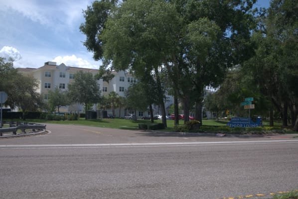 Exterior view of Arbor Terrace Citrus Park senior living facility