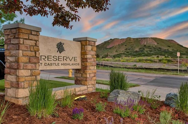 Exterior sign for Reserve at Castle Highlands Apartments