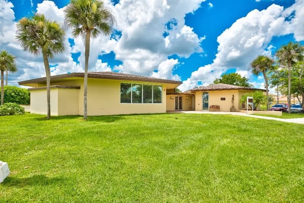 Exterior view of the Presbyterian Villas facility