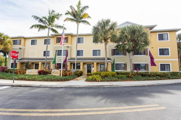 Exterior view of Highland Gardens II Apartments