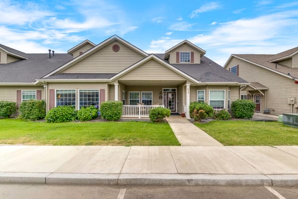 Exterior view of Dalton Senior Living facility