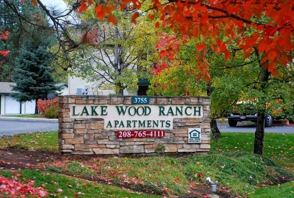 Exterior stone sign for Lake Wood Ranch Apartments