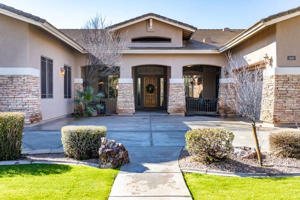 Entrance of Canyon Creek Assisted Living facility