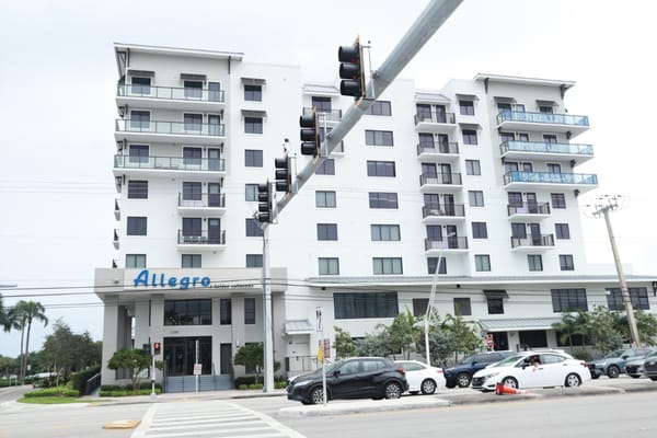Exterior view of Allegro Fort Lauderdale building