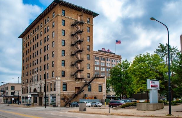 Exterior view of Hotel President Senior Apartments