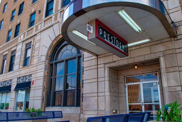 Entrance of Hotel President Senior Apartments