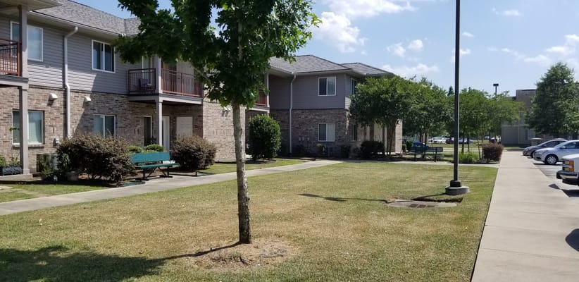 Outdoor view of the Hooper Springs facility and garden