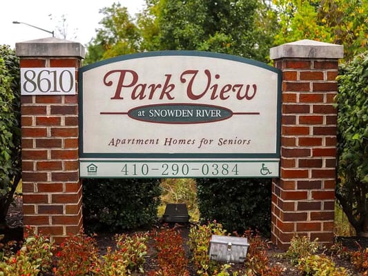 Sign for Park View at Snowden River facility