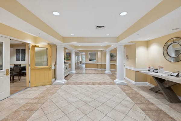 Spacious common area with welcoming decor