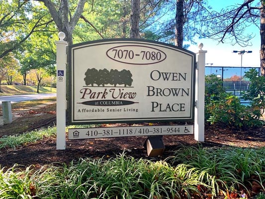 Sign for Park View at Columbia in a landscaped area