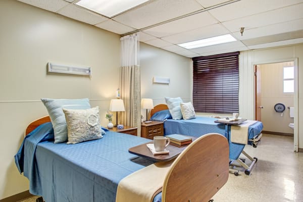 Well-furnished double room in a nursing facility