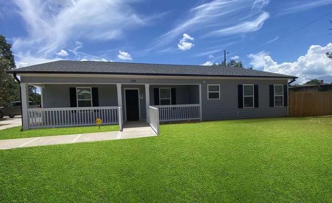 Exterior view of Divine Family Care Homes building