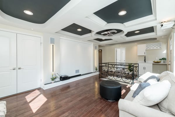 Bright and spacious interior room with modern decor