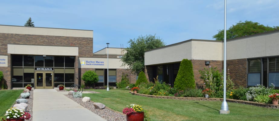 Exterior view of Harbor Haven Health & Rehabilitation facility entrance