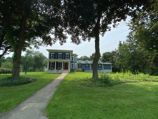 Exterior view of the Fayetteville Center for Active Adults building