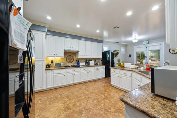 Bright, spacious kitchen with modern appliances