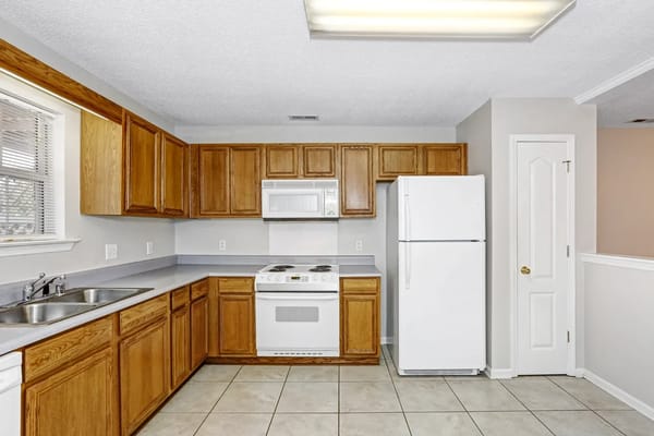 Huntington Place Townhomes — photo 1