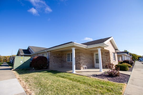 Exterior view of Hickory Estates building
