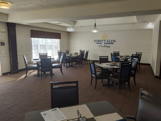 Dining area in Forest Glen Rehabilitation Center