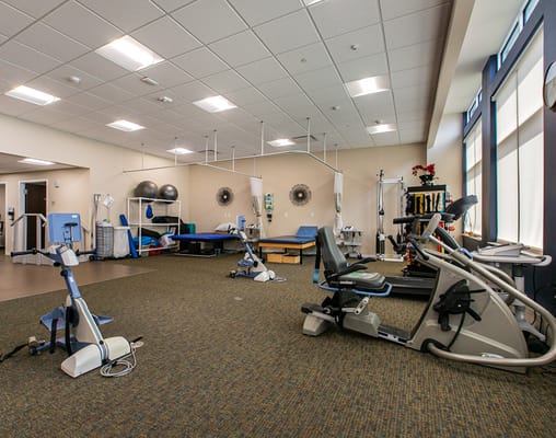Well-equipped fitness area with exercise machines