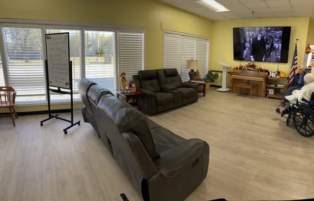 Common area with seating and entertainment facilities