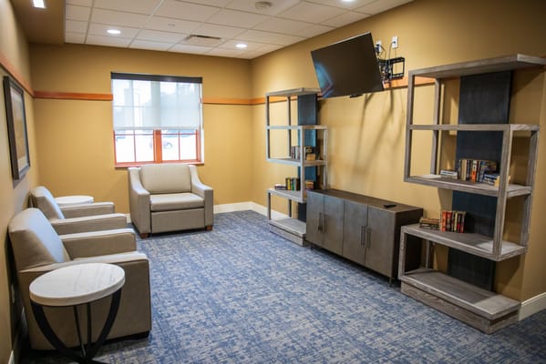 Comfortable sitting area in a common room