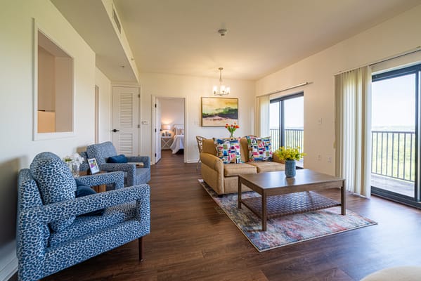 Bright and inviting common area with seating