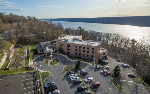 Adira at Riverside Rehabilitation and Nursing