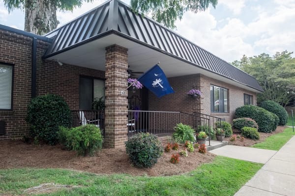 Building exterior of White Oak Manor Spartanburg