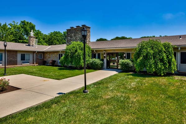 Exterior view of Rehab of Kansas City South facility entrance